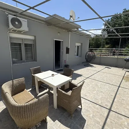Martas House Semesterbostad Daratsos